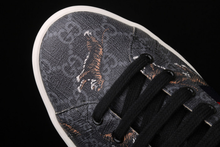 G*u*i jbg leather and sued black and tiger 429445 g0k20 1102