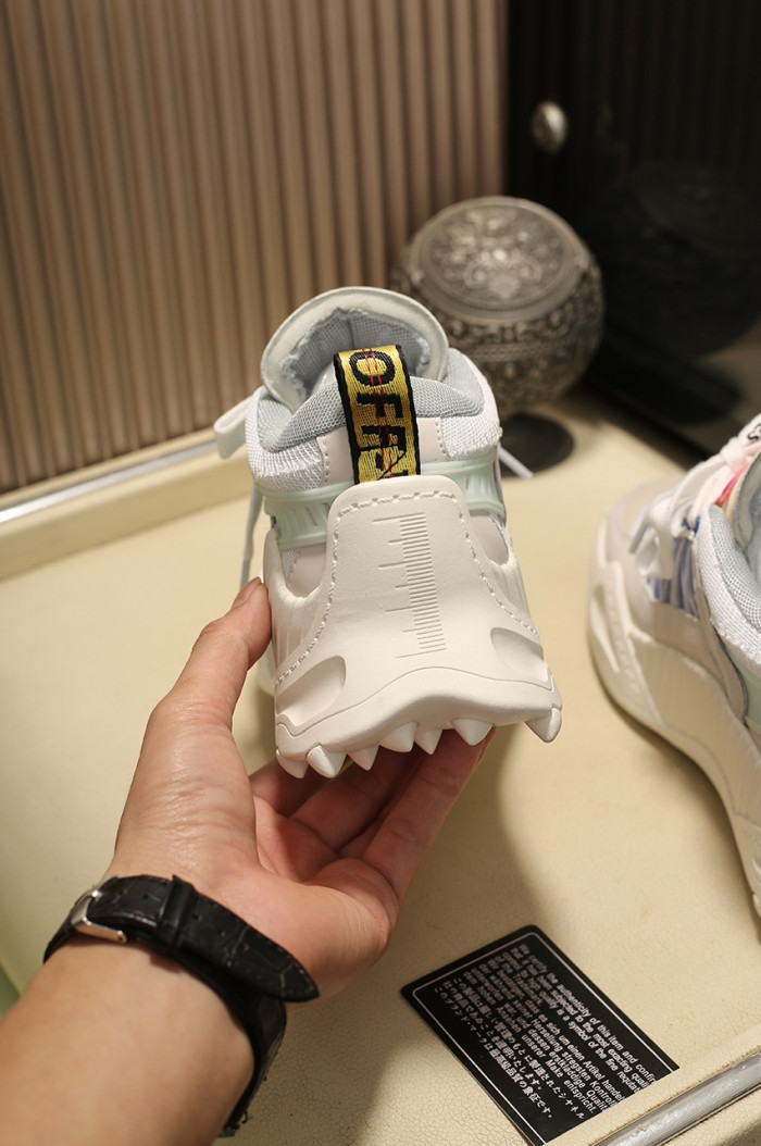 OFF-WHITE C/O ODSY-1000 SNEAKER