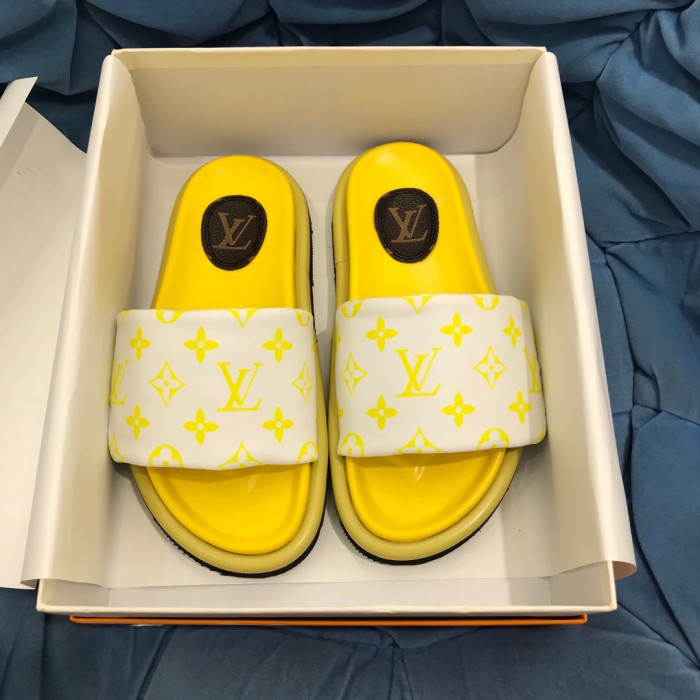 LV SLIPPERS