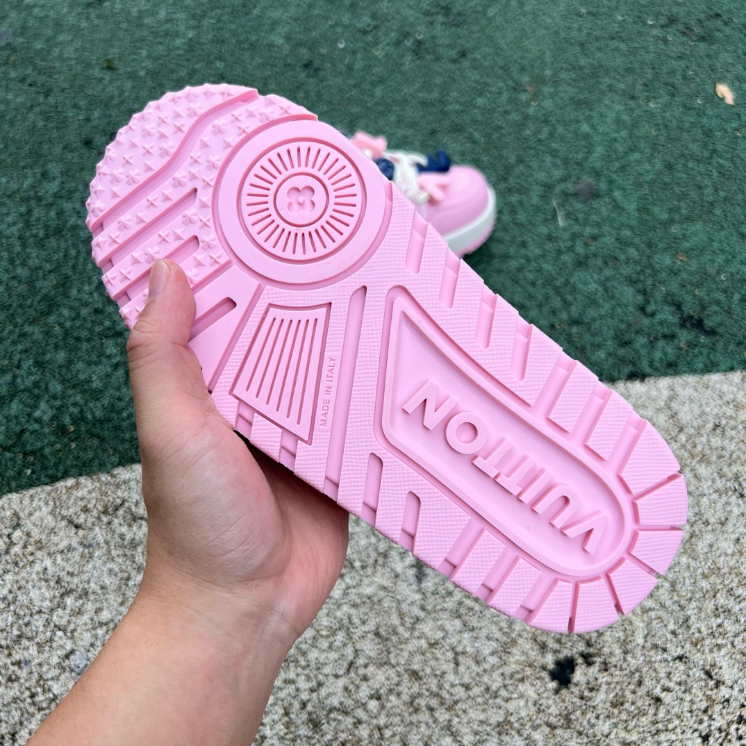 LV TRAINER MAXI pink