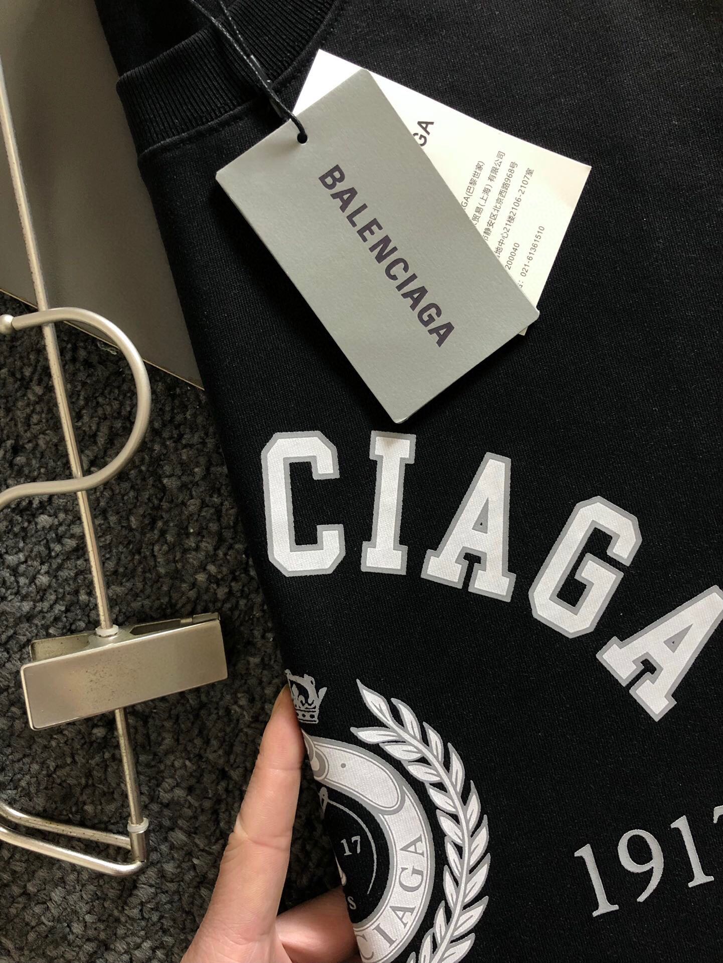 Ba*len*cia*ga t-shirts