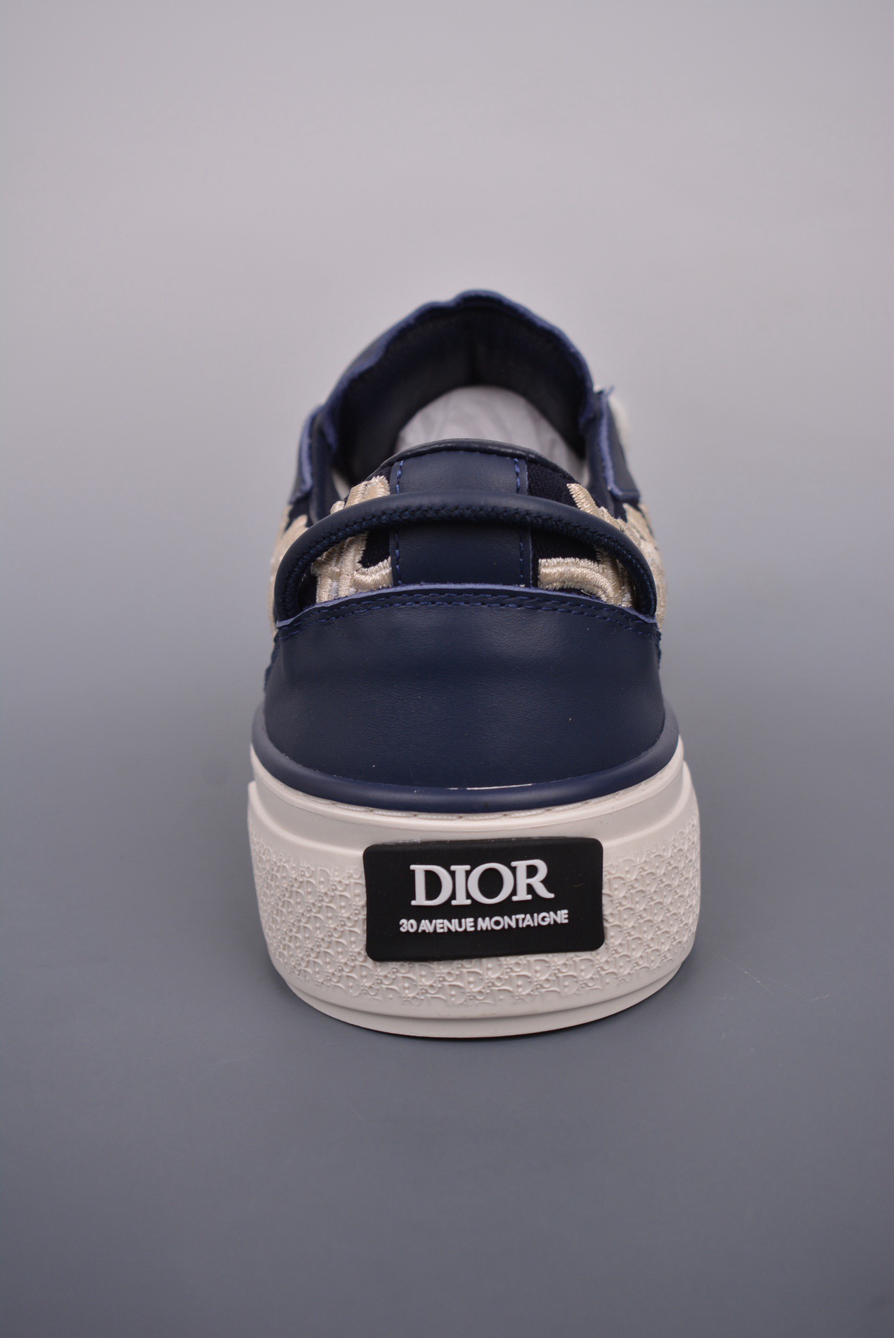 DR B33 SNEAKER