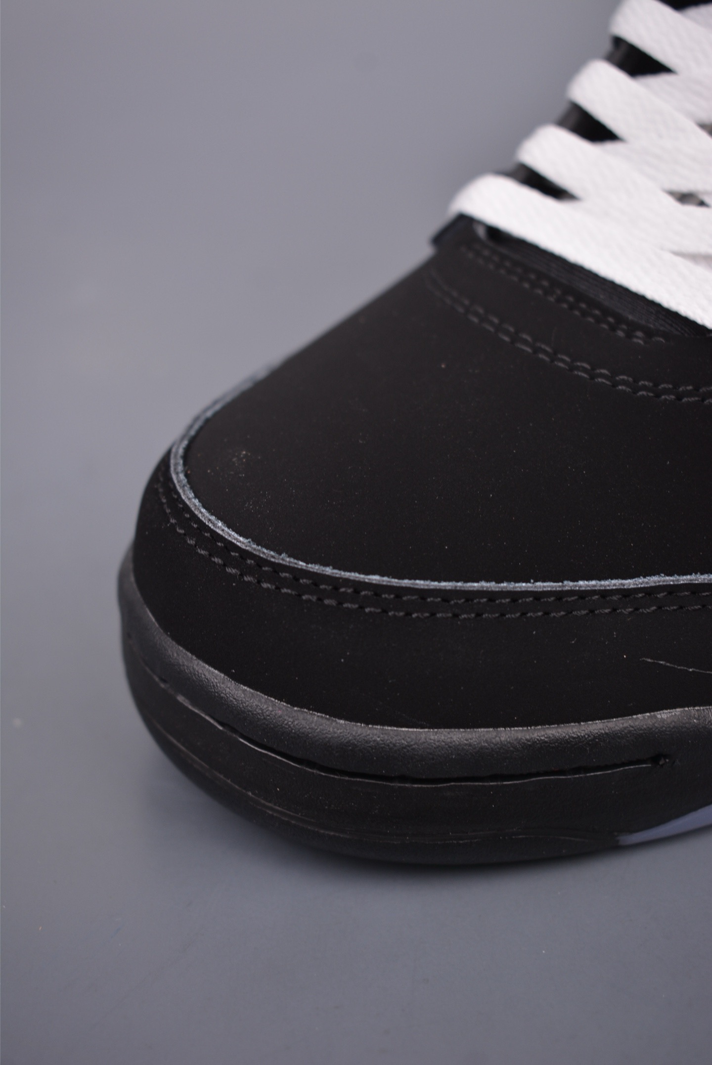 AIR JORDAN 5 BLACK METALLIC (2016) 845035-003